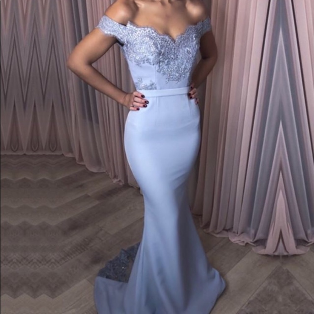 ISO PROM DRESSES‼️😍 - Picture 5 of 8